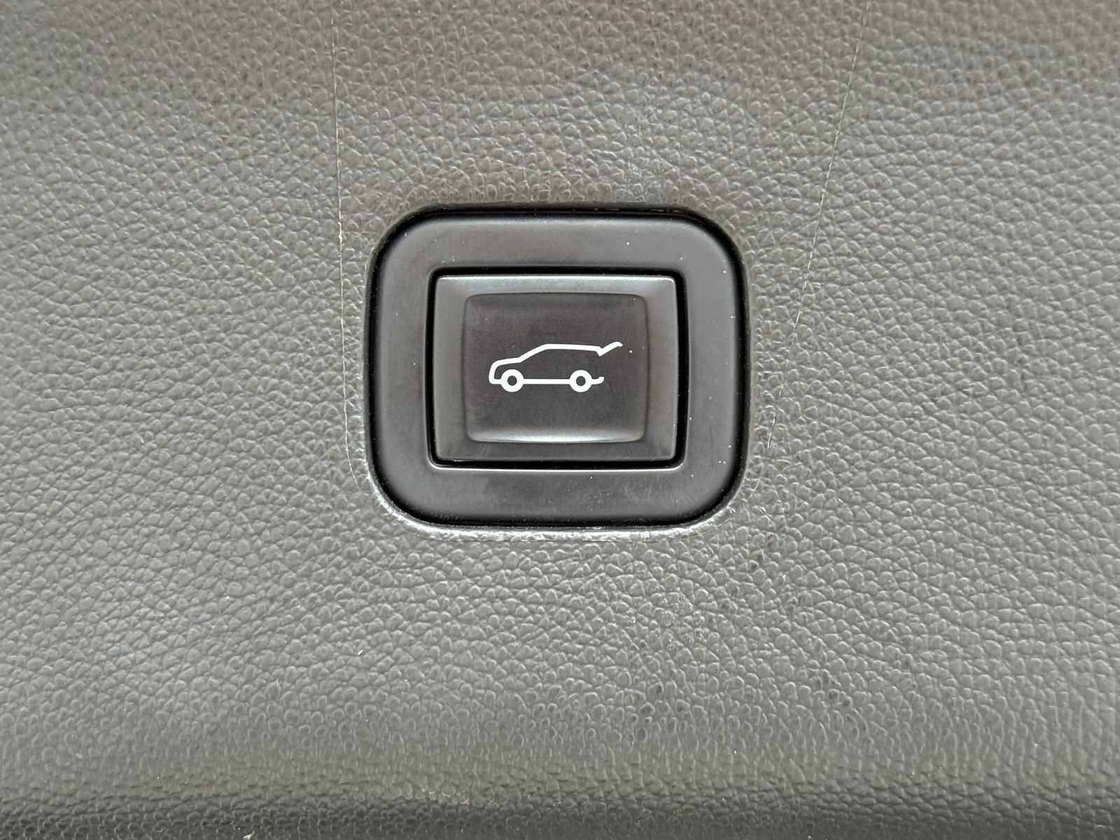 Used 2023 Buick Enclave Avenir w/ Avenir Technology Package AWD/4WD image 52