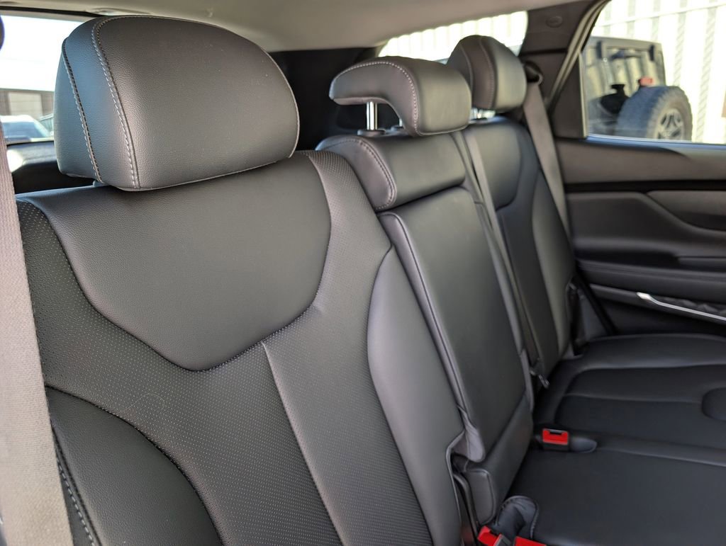 Used 2023 Hyundai Santa Fe SEL w/ Premium Package image 17