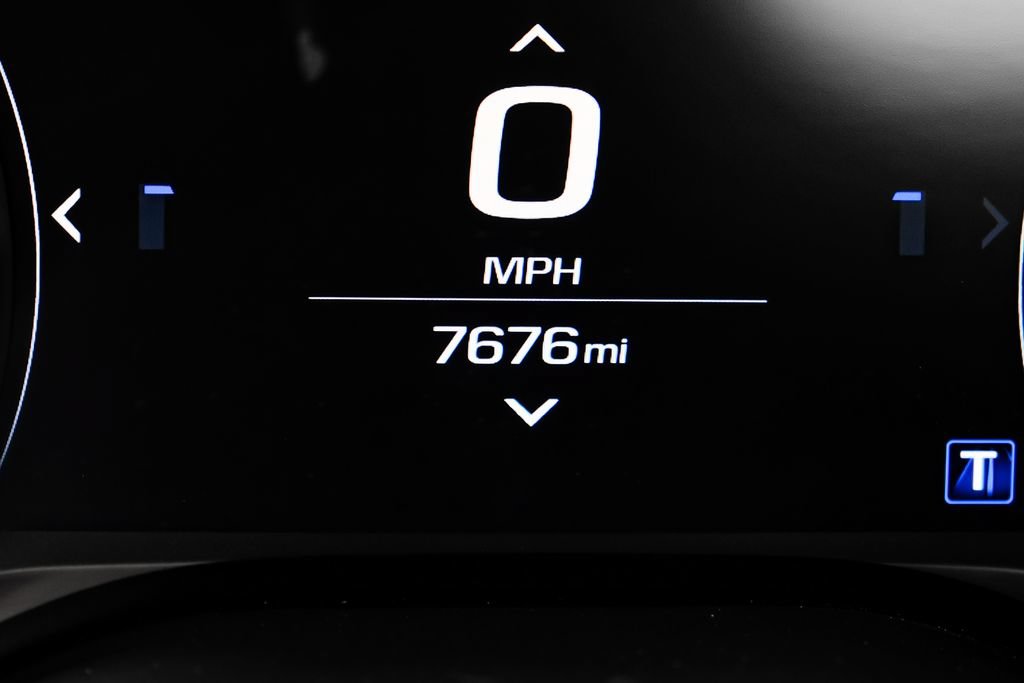 Used 2022 Chevrolet Camaro ZL1 RWD image 18