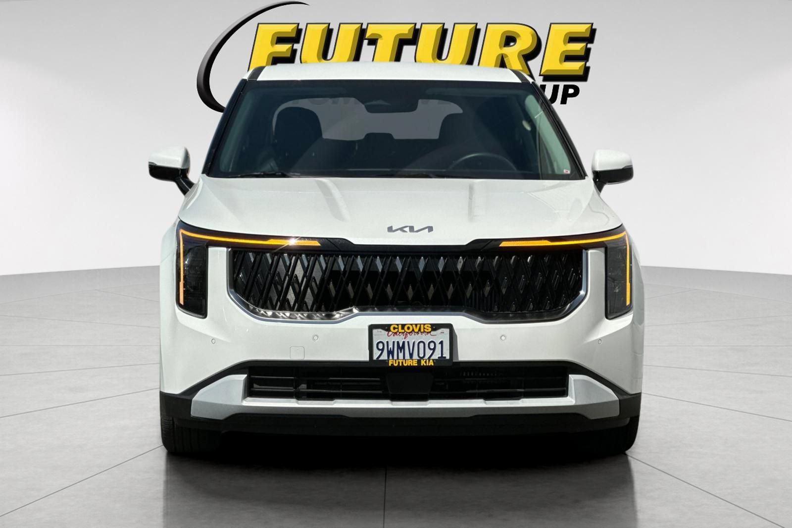 Used 2026 Kia Carnival LXS FWD image 9