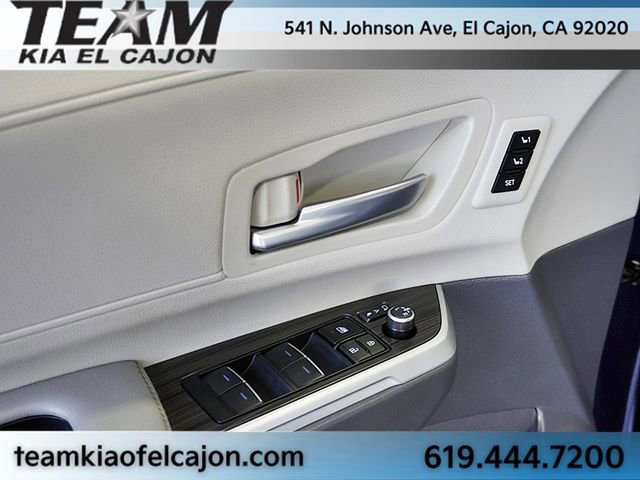 Used 2024 Toyota Sienna Limited image 27