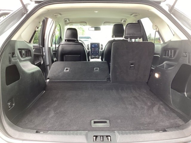 Used 2024 Ford Edge SEL image 13