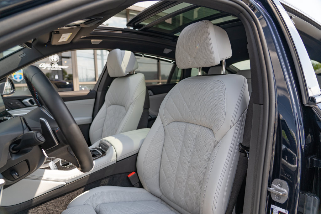 Used 2026 BMW X6 M60i w/ Executive Package AWD/4WD image 14