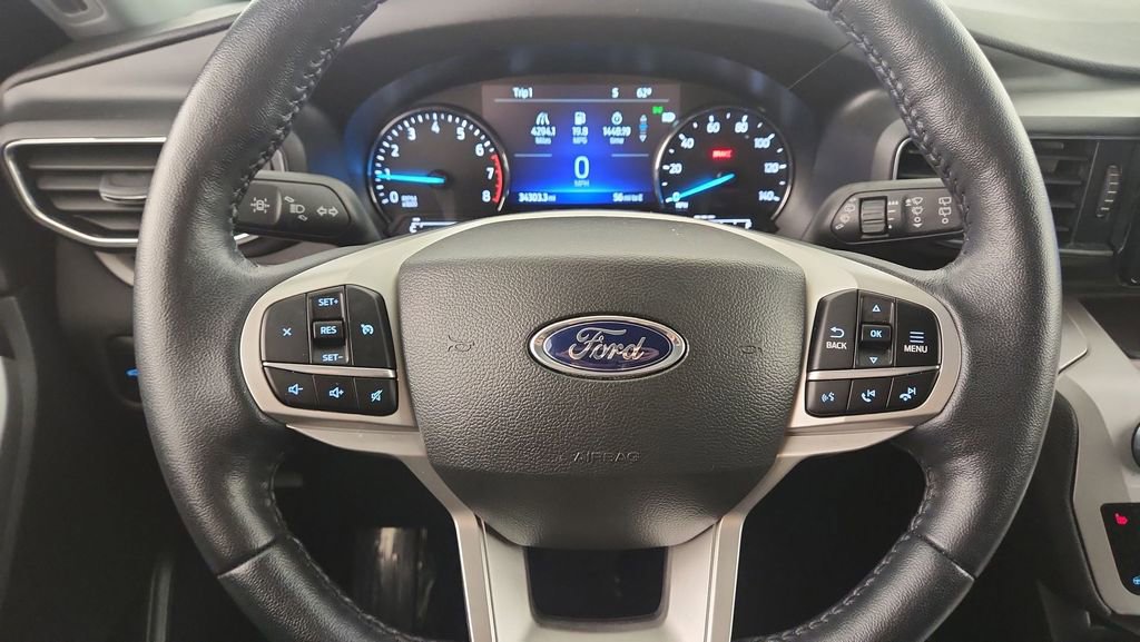 Used 2023 Ford Explorer XLT w/ Equipment Group 202A AWD/4WD image 12