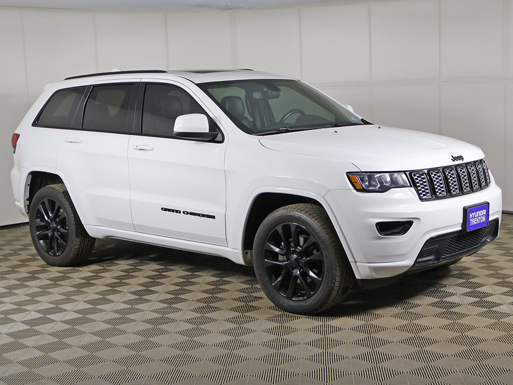 Used 2020 Jeep Grand Cherokee Altitude AWD/4WD image 44