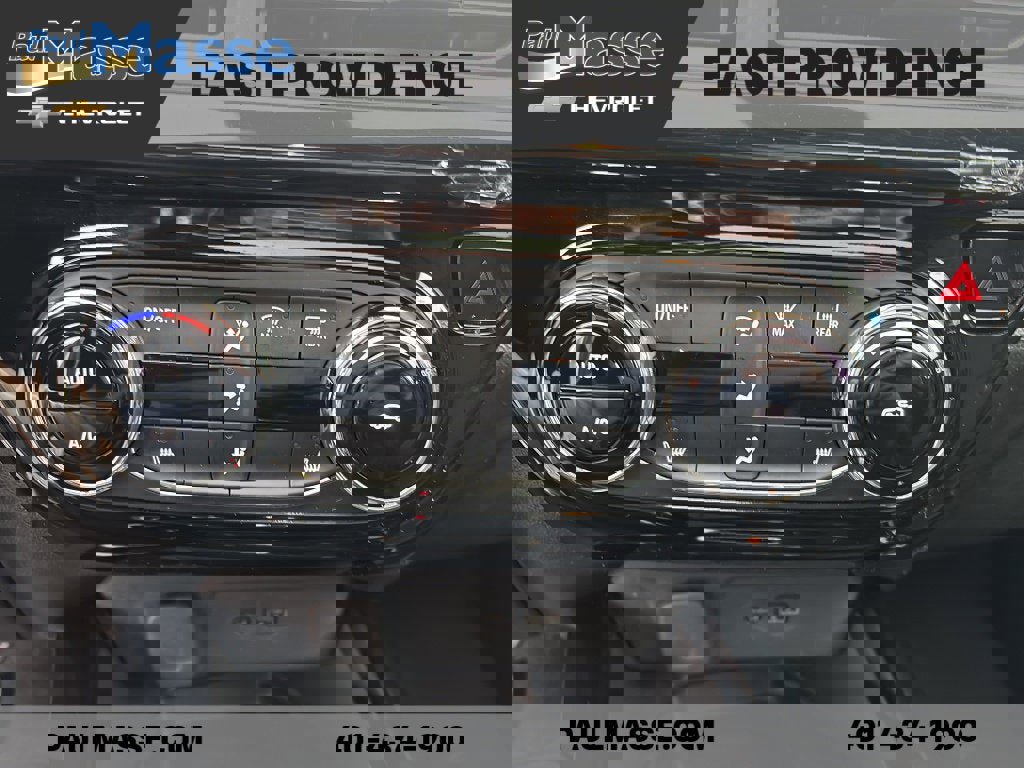 Certified 2024 Chevrolet Trax RS w/ Sunroof Package image 13