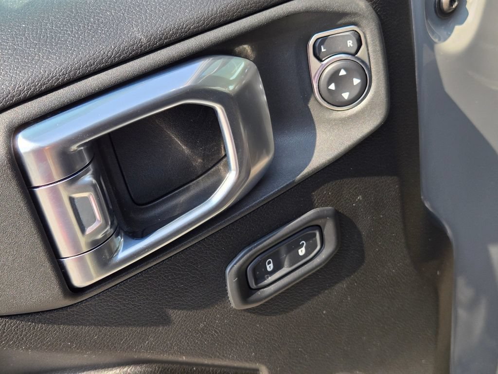 Used 2022 Jeep Wrangler Unlimited Sport AWD/4WD image 14