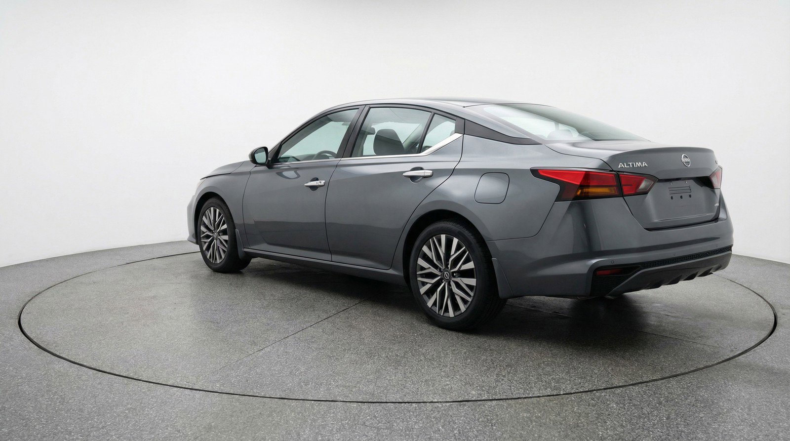 Used 2025 Nissan Altima 2.5 SV FWD image 6