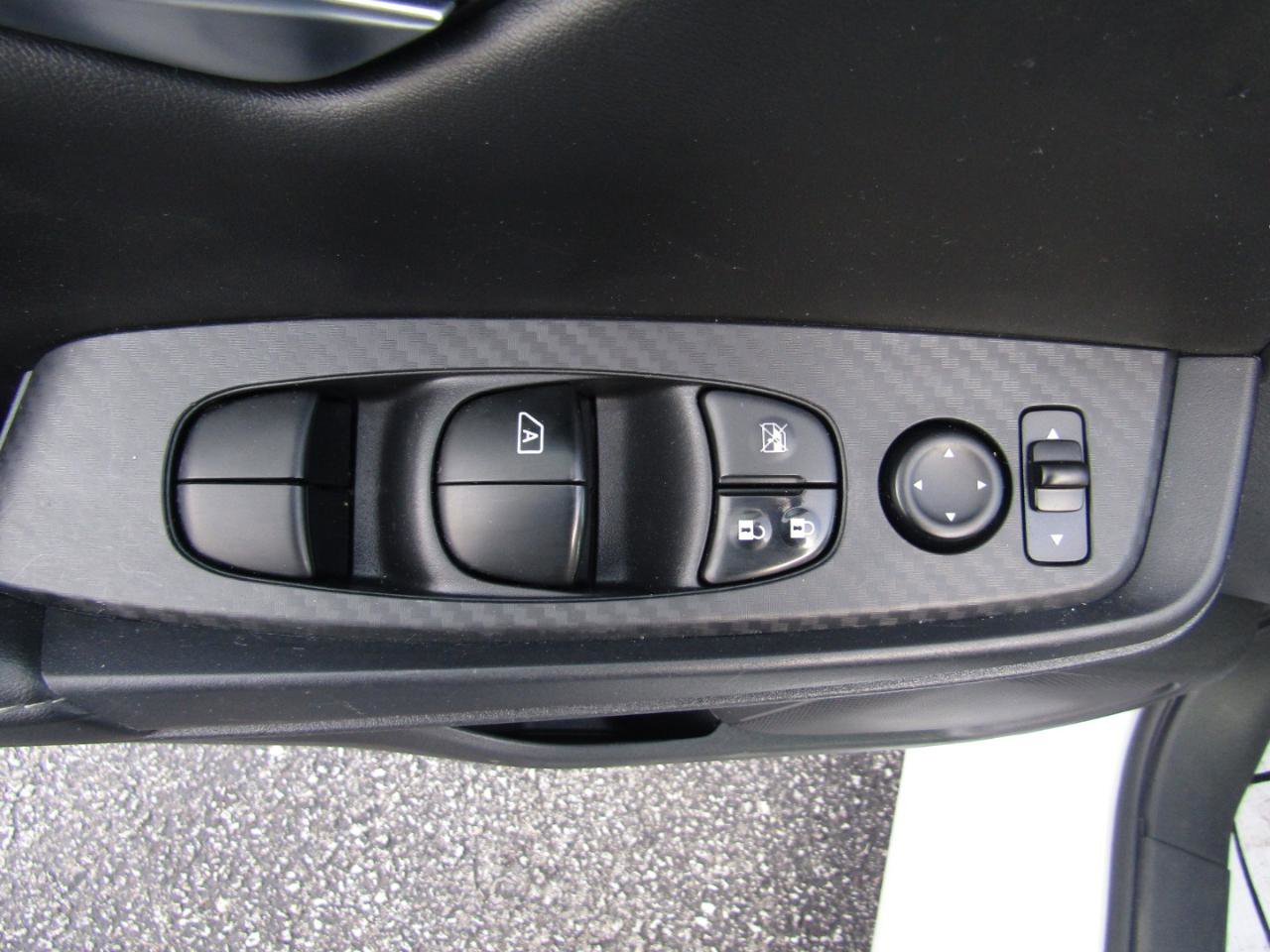 Used 2025 Nissan Sentra S w/ Lighting Package image 11