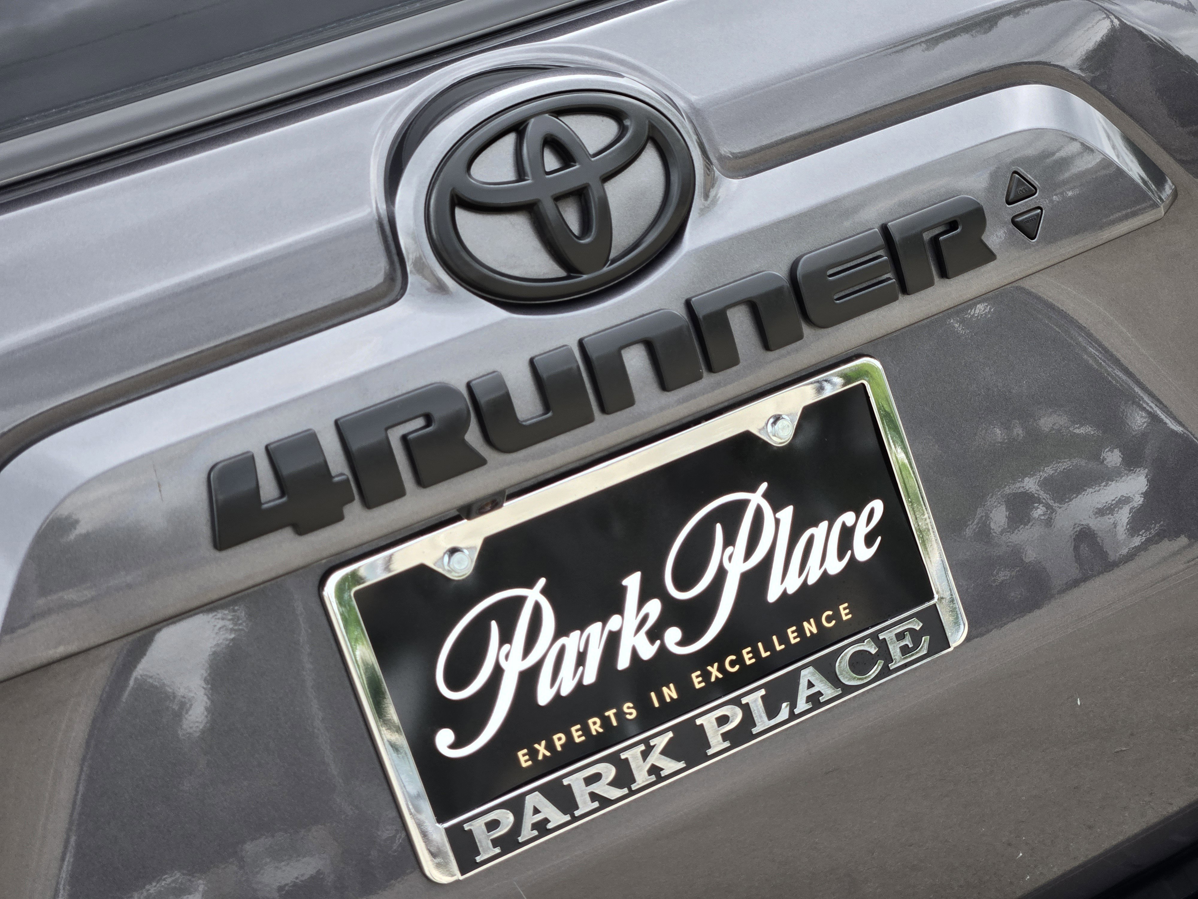 Used 2022 Toyota 4Runner SR5 Premium w/ Moonroof Package AWD/4WD image 40