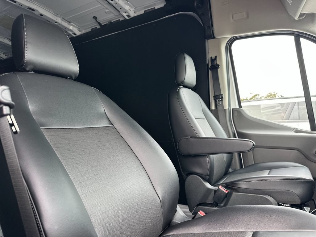 New 2026 Ford Transit 250 148 Medium Roof RWD image 19