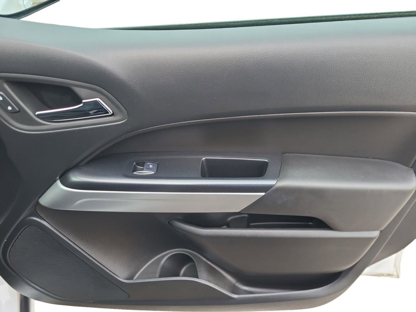 Used 2022 Chevrolet Colorado LT w/ LT Convenience Package image 24