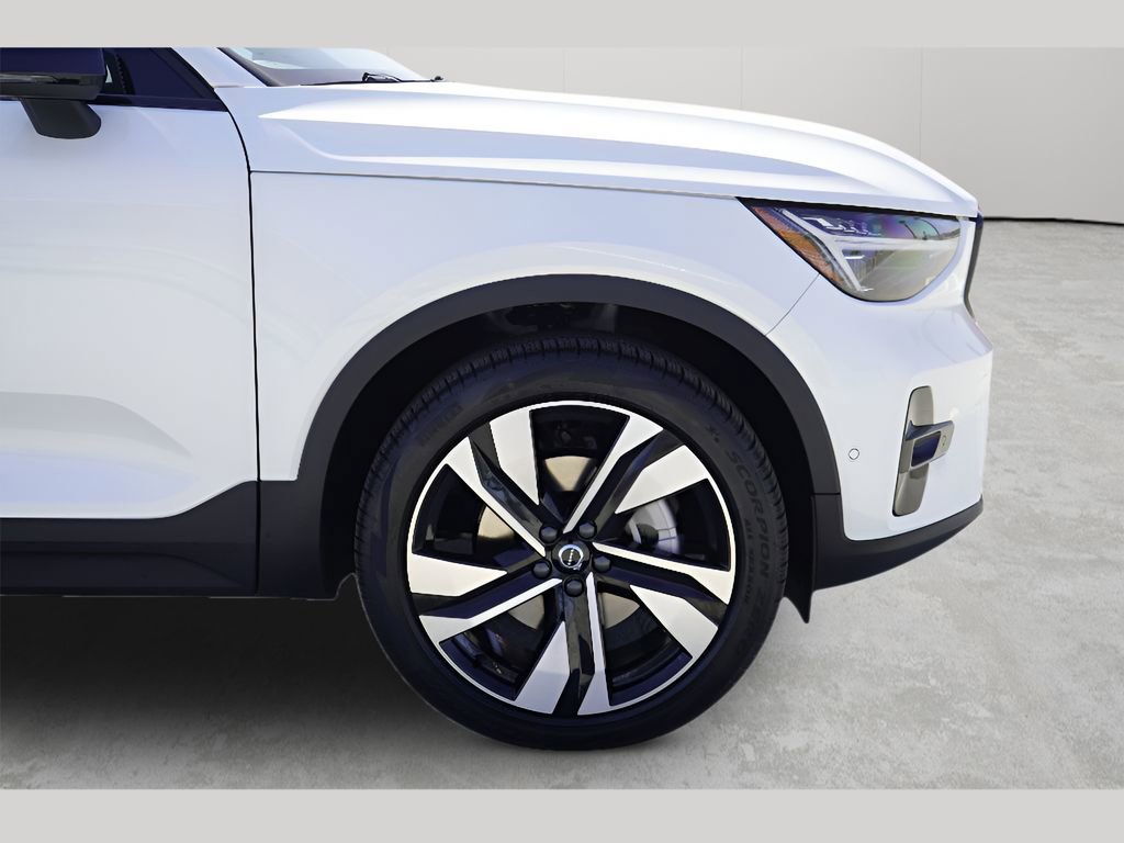 New 2026 Volvo XC40 B5 Ultra w/ Climate Package AWD/4WD image 3