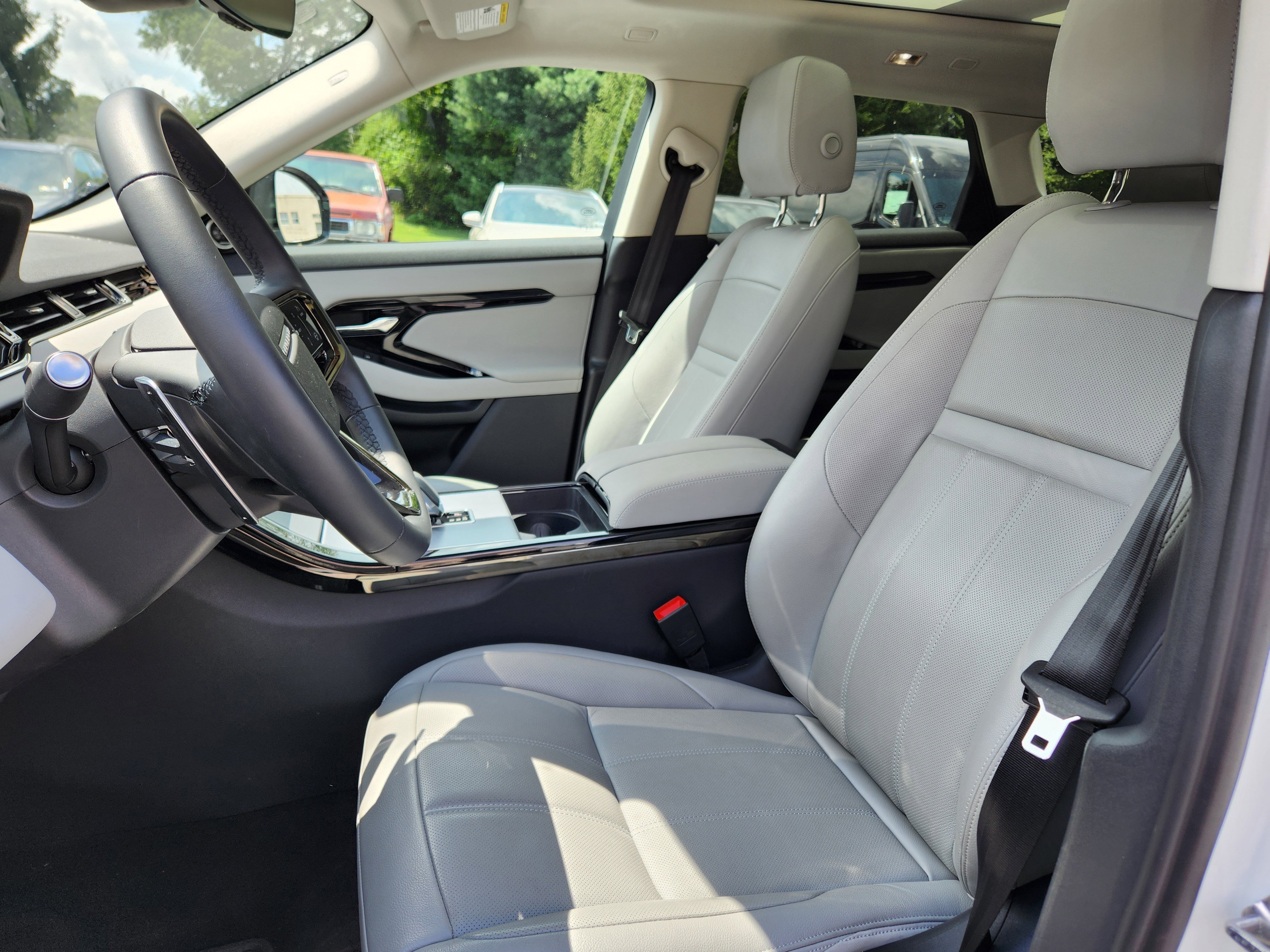 Certified 2025 Land Rover Range Rover Evoque S image 10