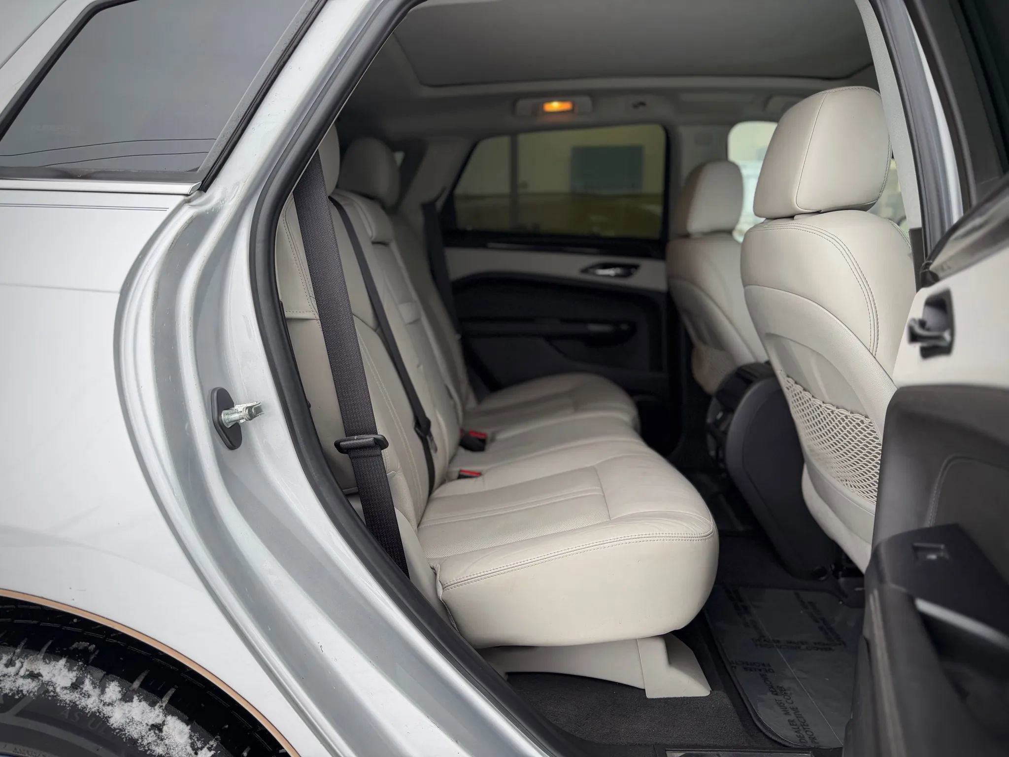 Used 2013 Cadillac SRX Luxury image 14