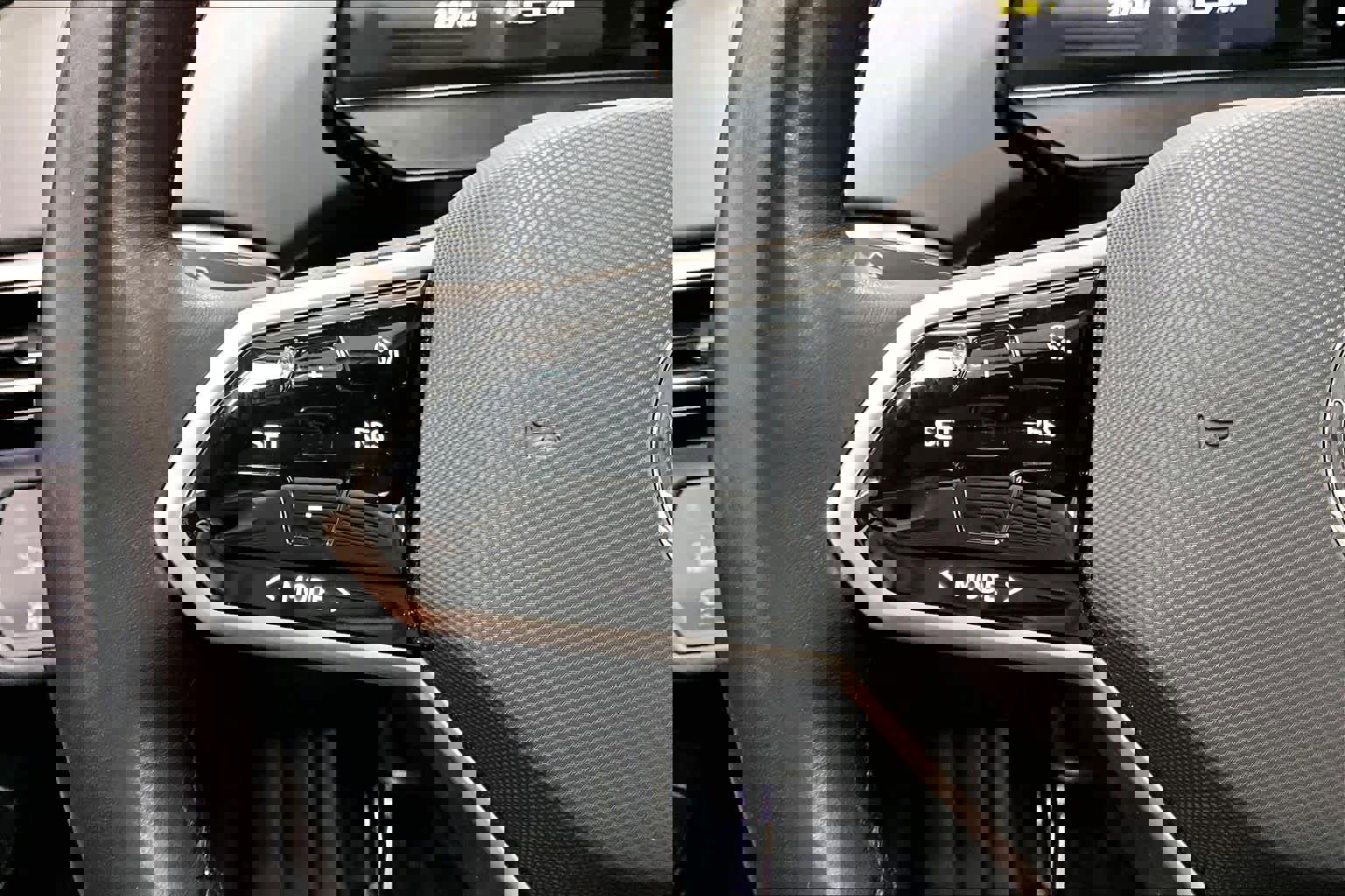 Used 2021 Volkswagen ID.4 Pro S w/ Gradient Package image 21