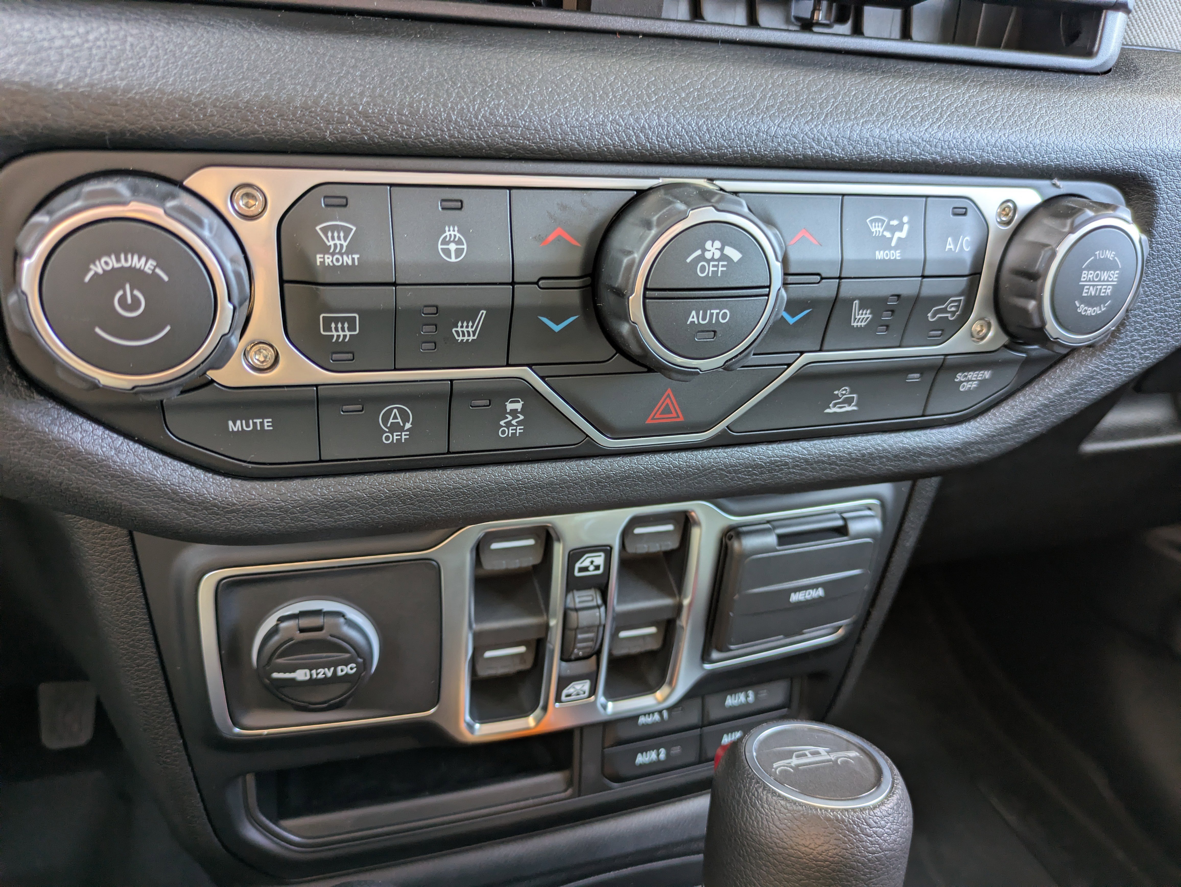 New 2026 Jeep Gladiator Sport AWD/4WD image 18