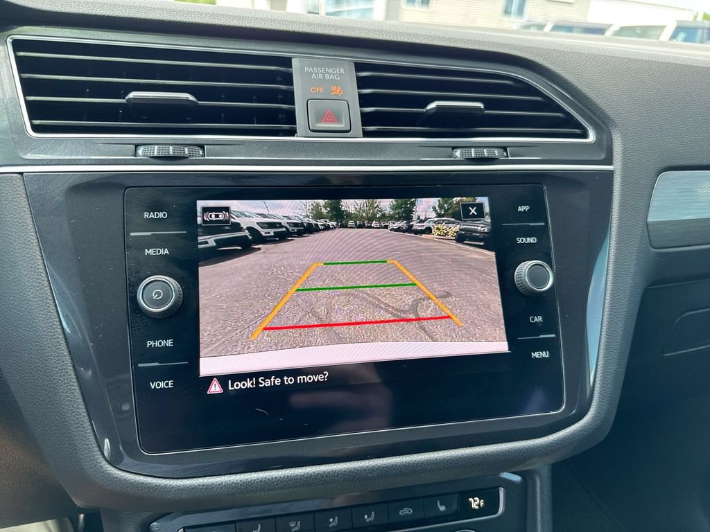 Used 2021 Volkswagen Tiguan SE AWD/4WD image 18