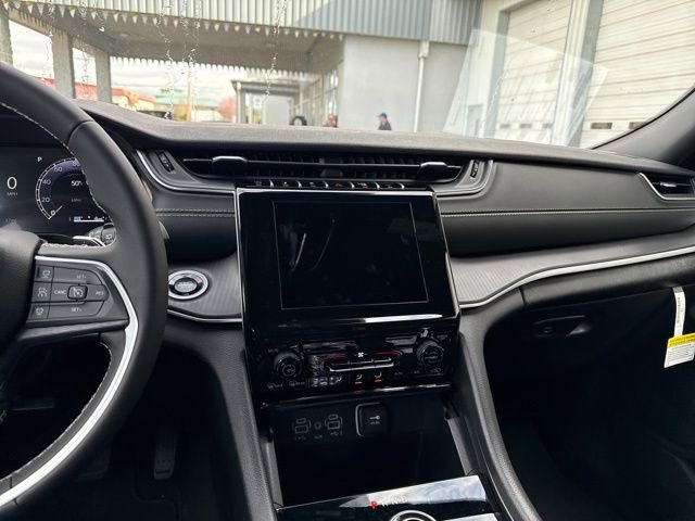 New 2026 Jeep Grand Cherokee L Laredo image 15