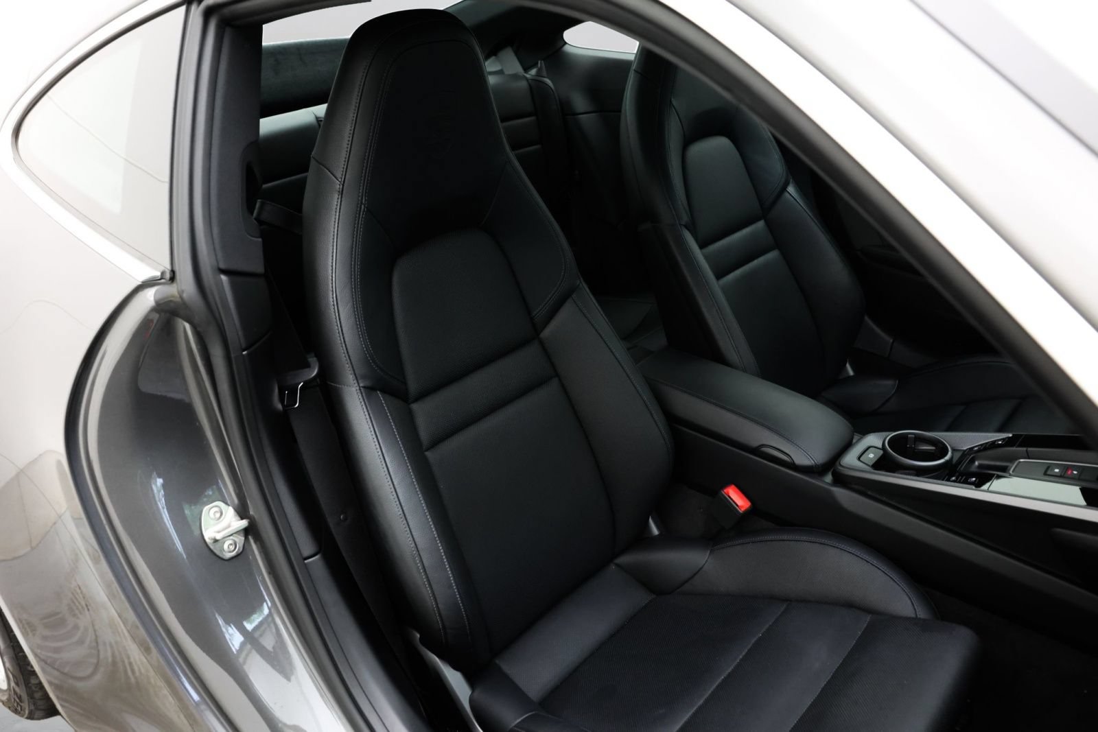 Used 2021 Porsche 911 Carrera RWD image 4