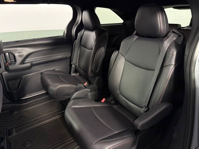 Used 2025 Toyota Sienna XSE w/ XSE Plus Package image 16