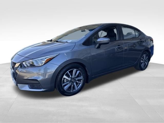 Used 2020 Nissan Versa SV image 2