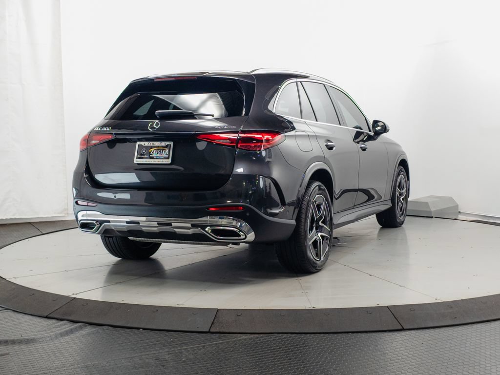 Used 2025 Mercedes-Benz GLC 300 4MATIC w/ AMG Line image 32
