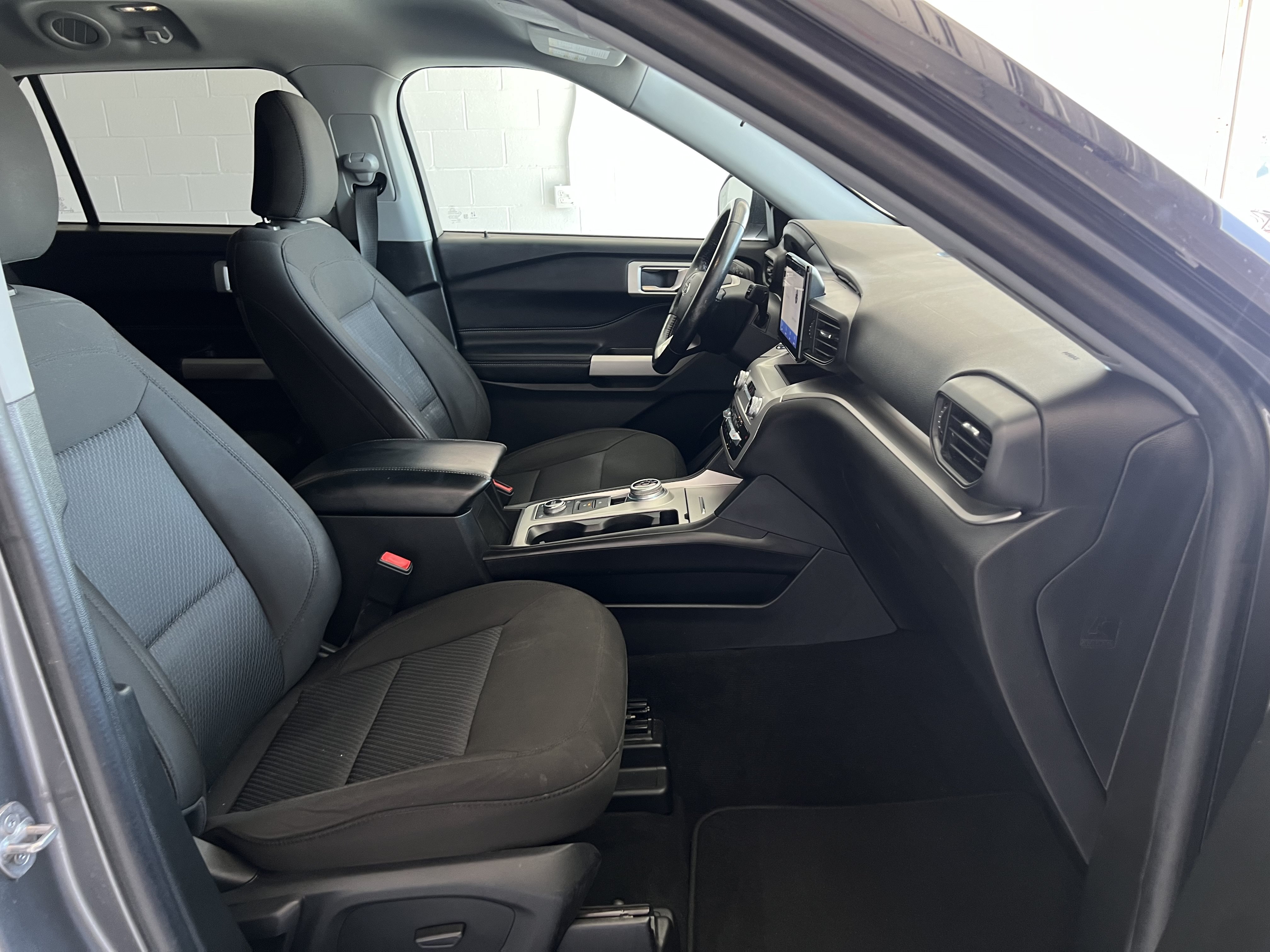 Used 2022 Ford Explorer XLT AWD/4WD image 22