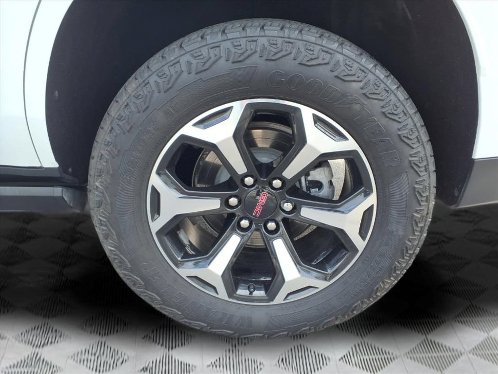 Certified 2026 GMC Yukon AT4 AWD/4WD image 9
