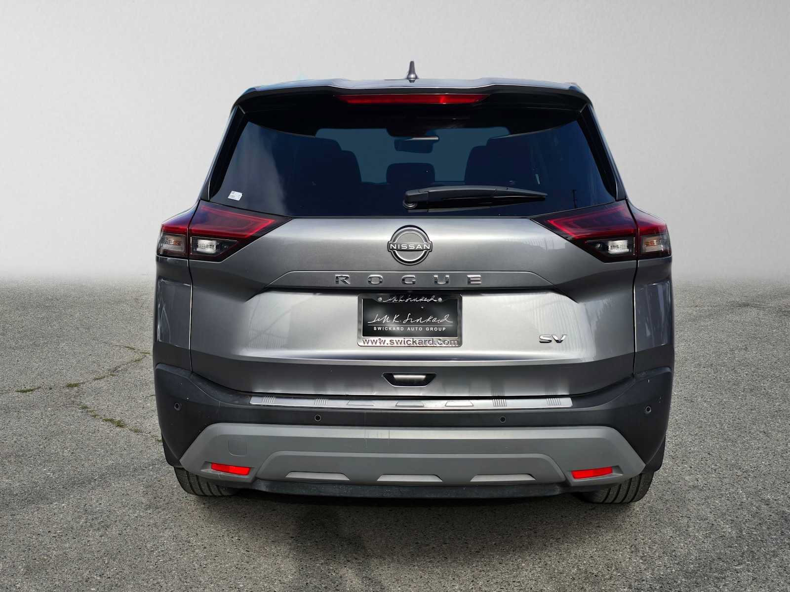 Used 2023 Nissan Rogue SV FWD image 4
