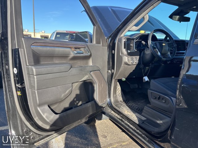 Used 2023 Chevrolet Silverado 1500 LT AWD/4WD image 5
