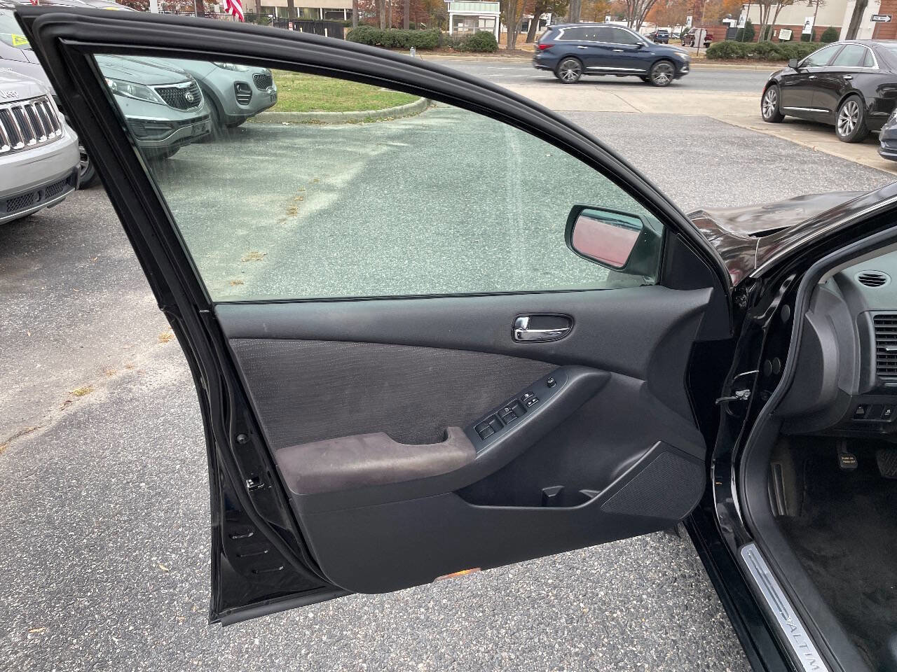 Used 2011 Nissan Altima 2.5 S image 28