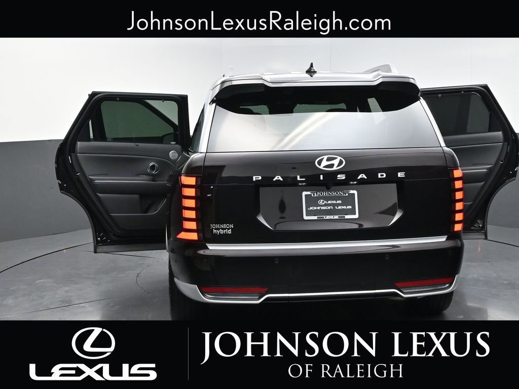 Used 2026 Hyundai Palisade Calligraphy FWD image 25