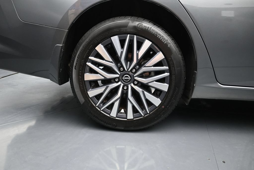 Certified 2023 Nissan Altima 2.5 SV w/ SV Premium Package AWD/4WD image 16