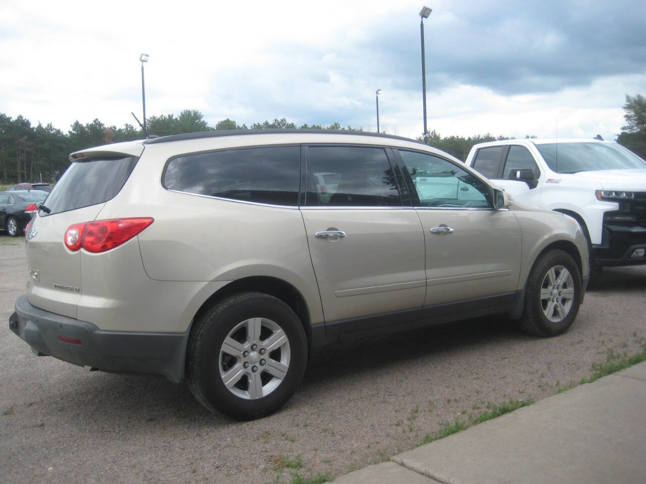 Used 2012 Chevrolet Traverse LT AWD/4WD image 2