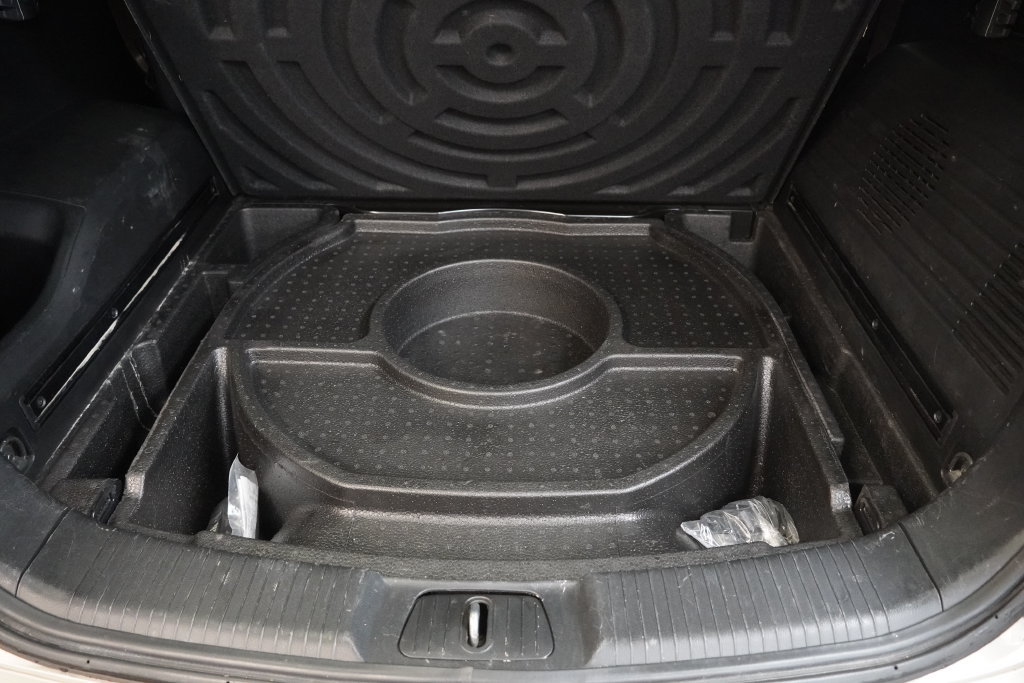 Used 2014 Chevrolet Captiva Sport LTZ FWD image 11