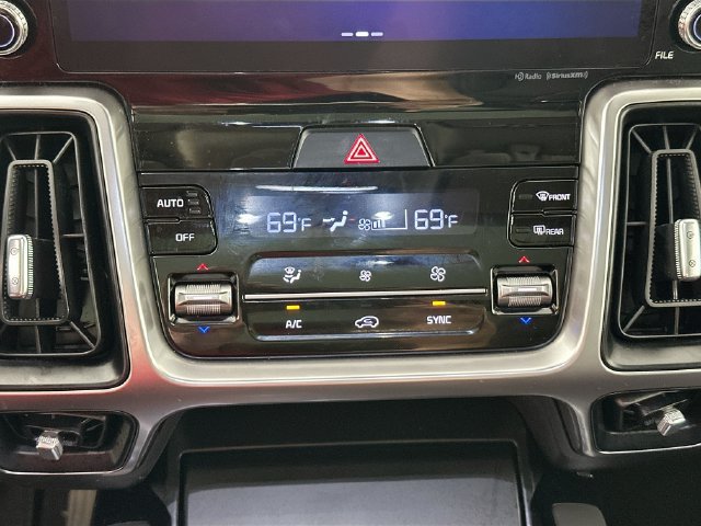 Used 2023 Kia Sorento S w/ Panoramic Sunroof Package AWD/4WD image 15