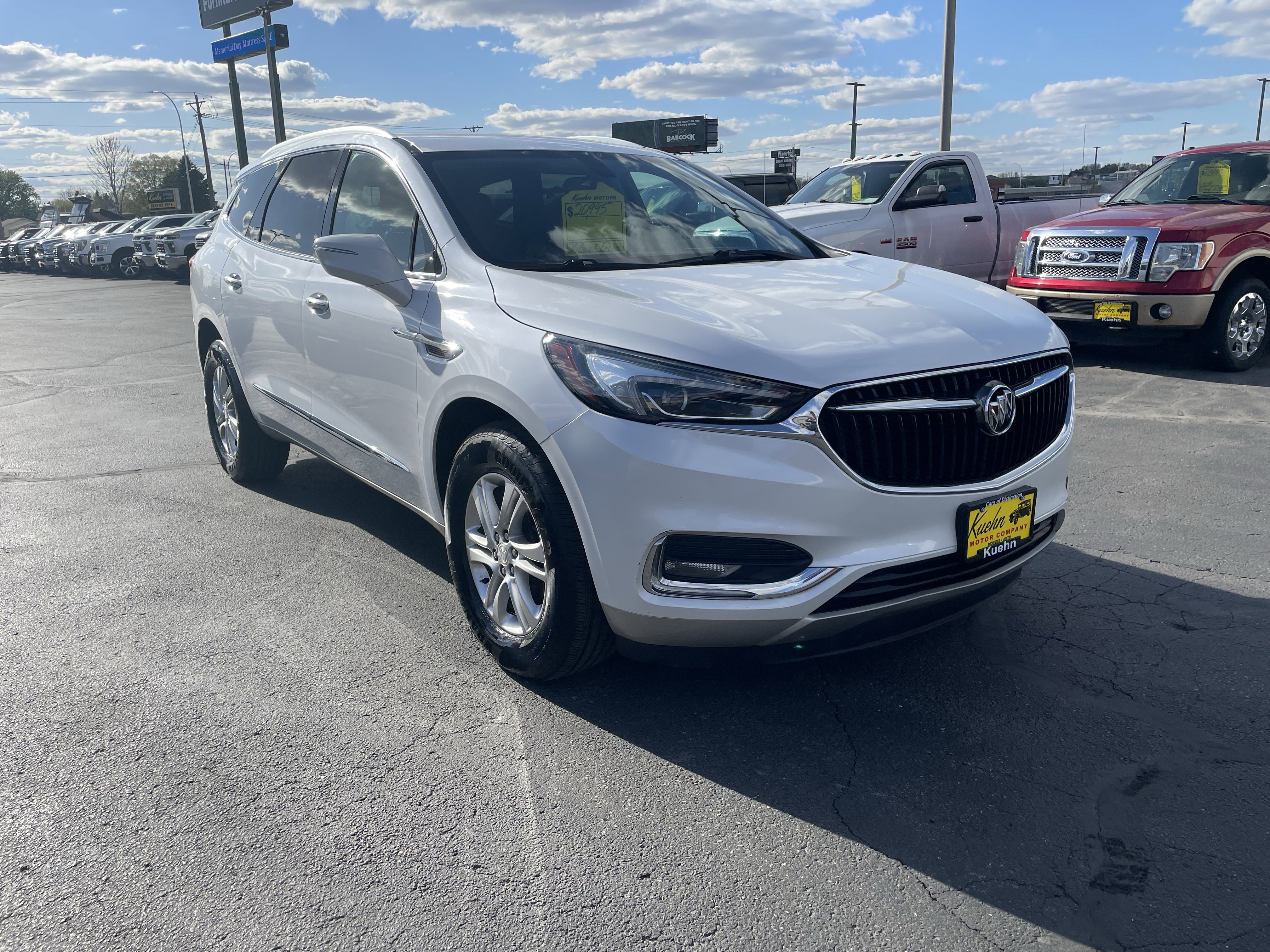 Used 2020 Buick Enclave Essence w/ LPO, Floor Liner Package AWD/4WD image 2