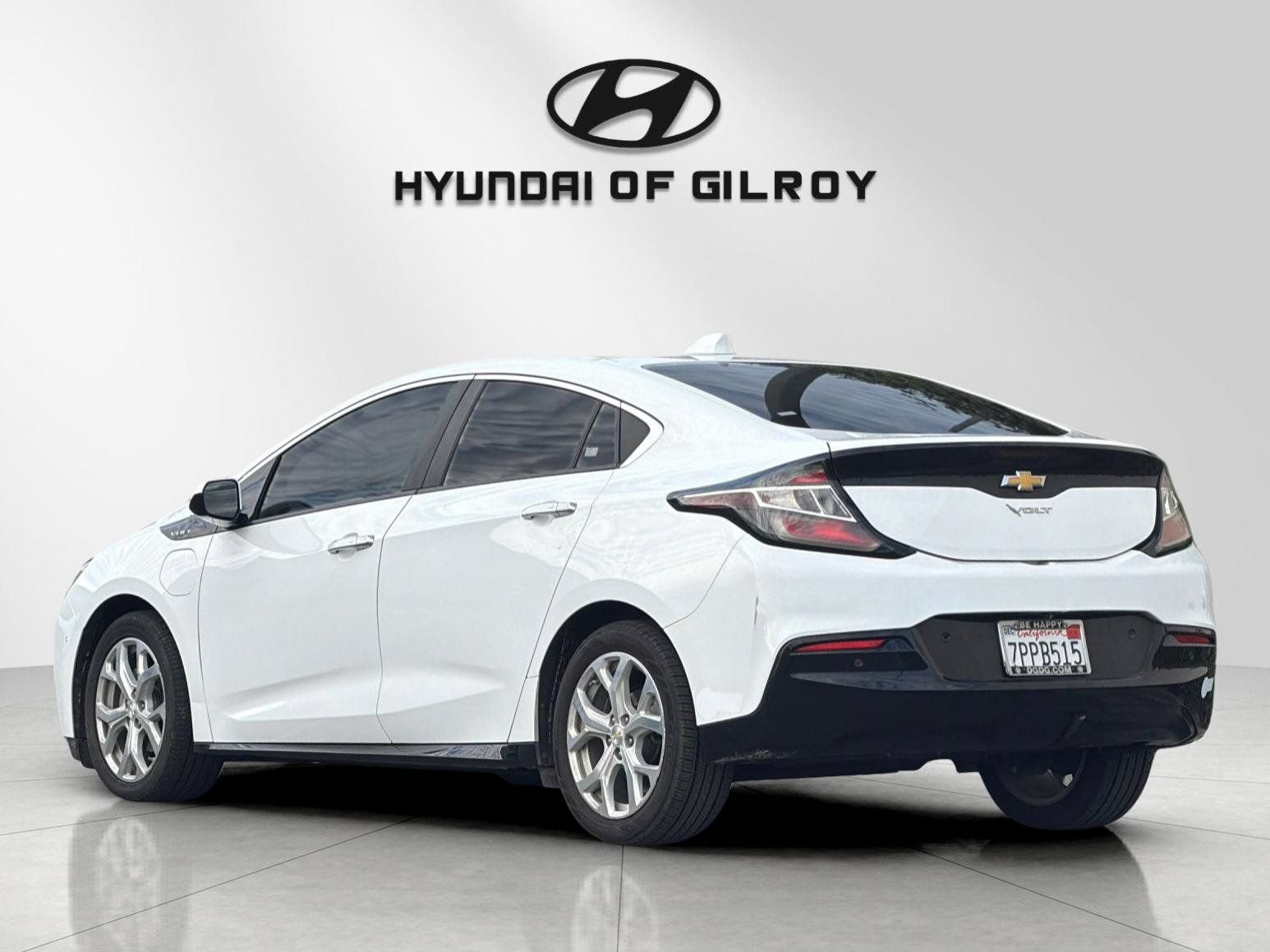 Used 2016 Chevrolet Volt Premier w/ Driver Confidence Package FWD image 3