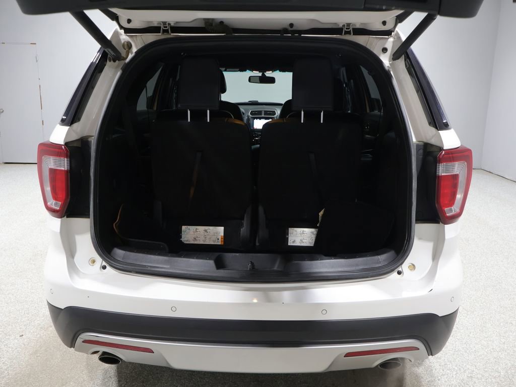 Used 2017 Ford Explorer XLT w/ Equipment Group 202A image 21