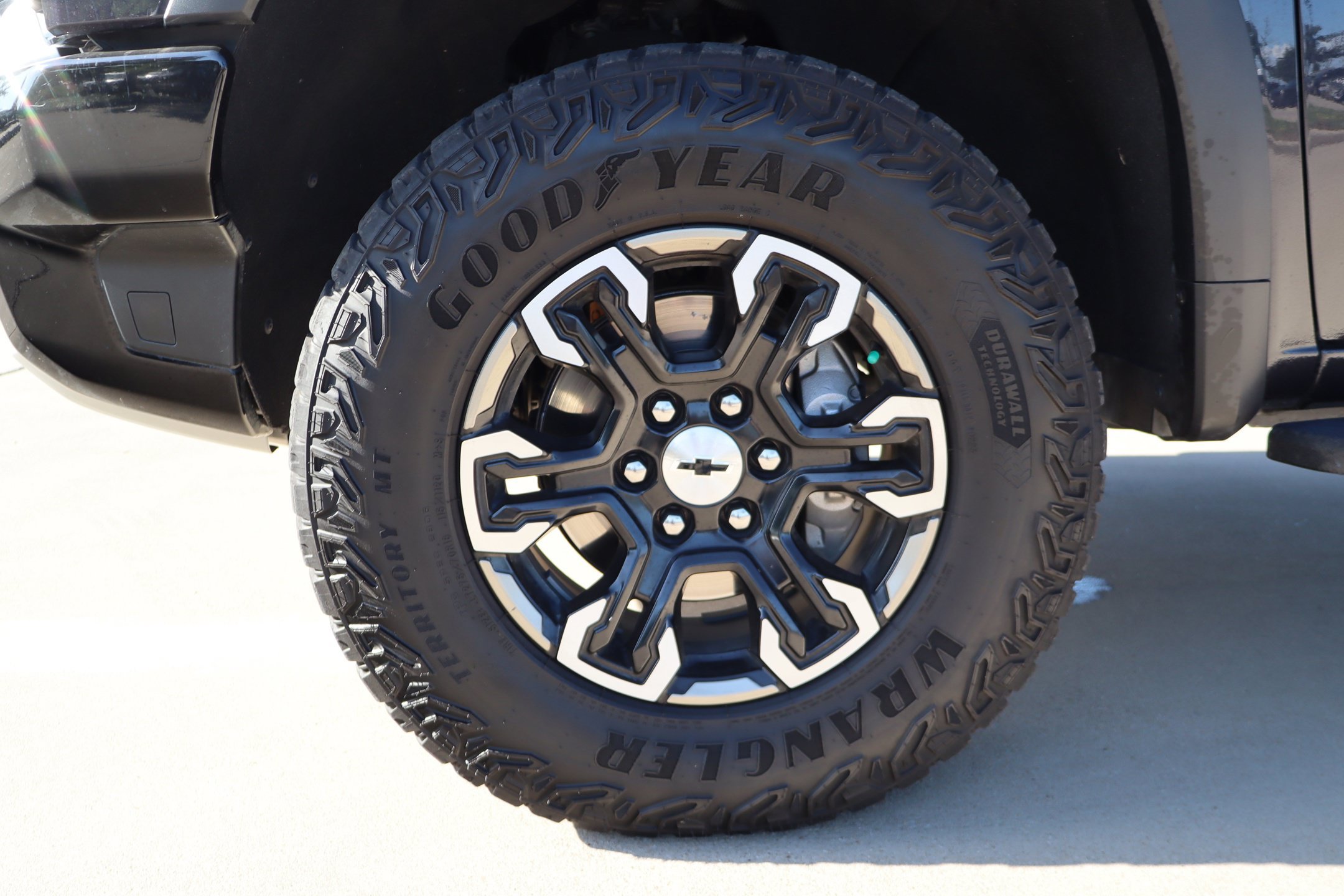 Used 2023 Chevrolet Silverado 1500 ZR2 AWD/4WD image 12