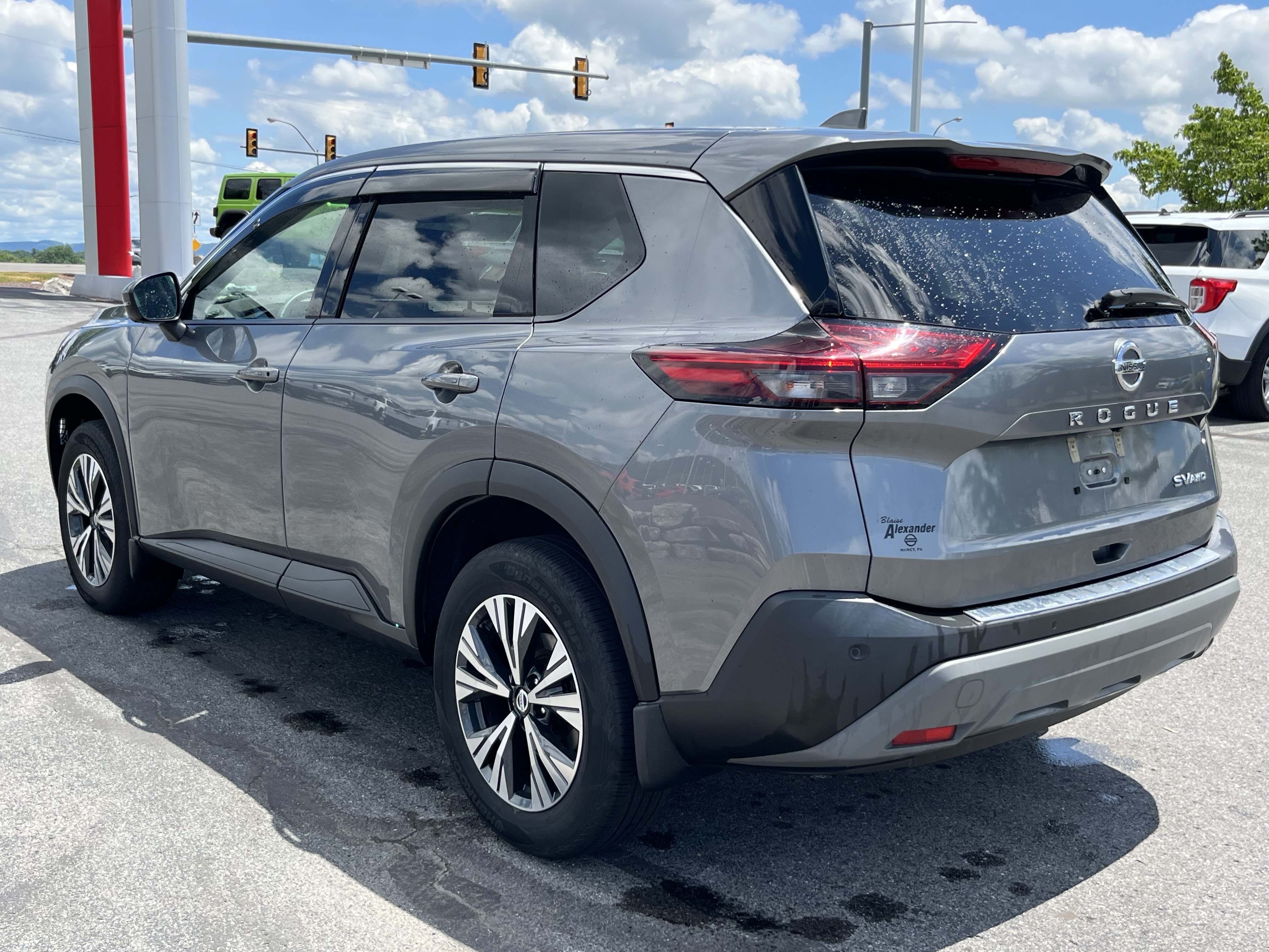Used 2021 Nissan Rogue SV AWD/4WD image 8