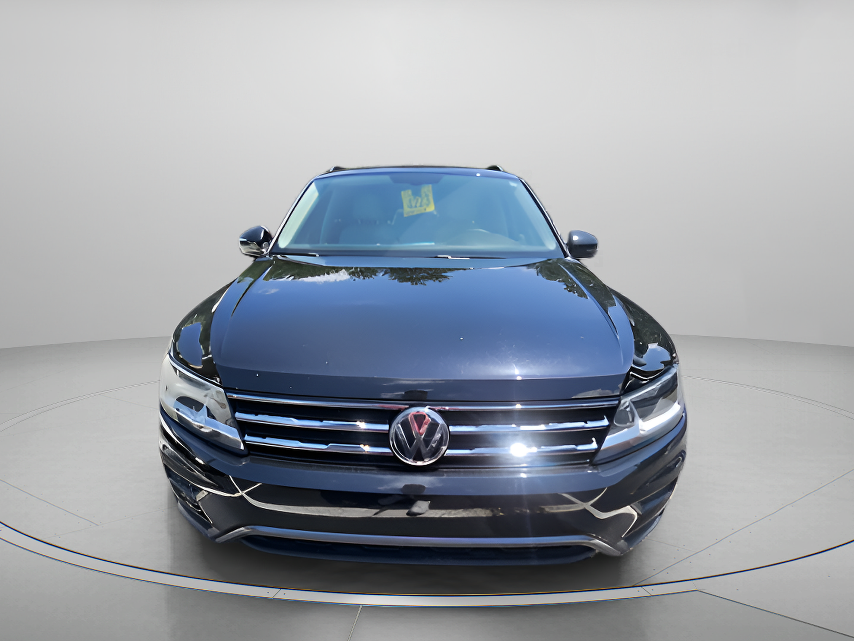 Used 2021 Volkswagen Tiguan SE FWD image 3