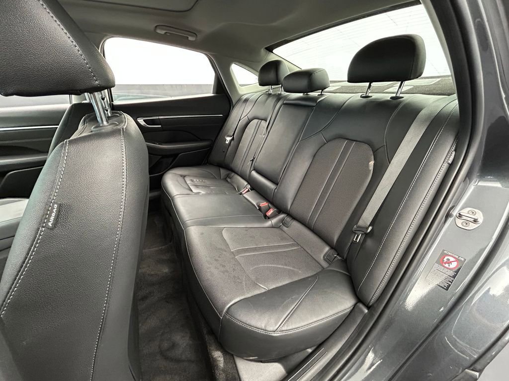 Used 2023 Hyundai Sonata Limited w/ Preferred Accessory Package FWD image 28