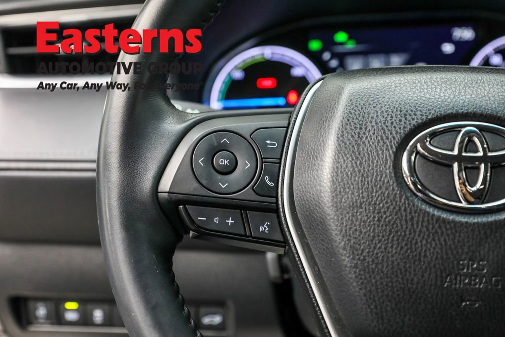 Used 2024 Toyota Venza LE image 15