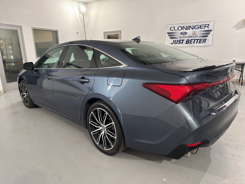 Used 2019 Toyota Avalon Touring image 5