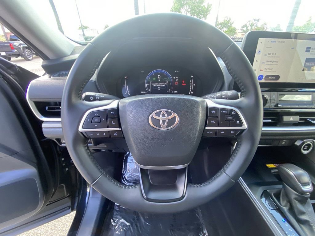 Certified 2025 Toyota Grand Highlander AWD image 32