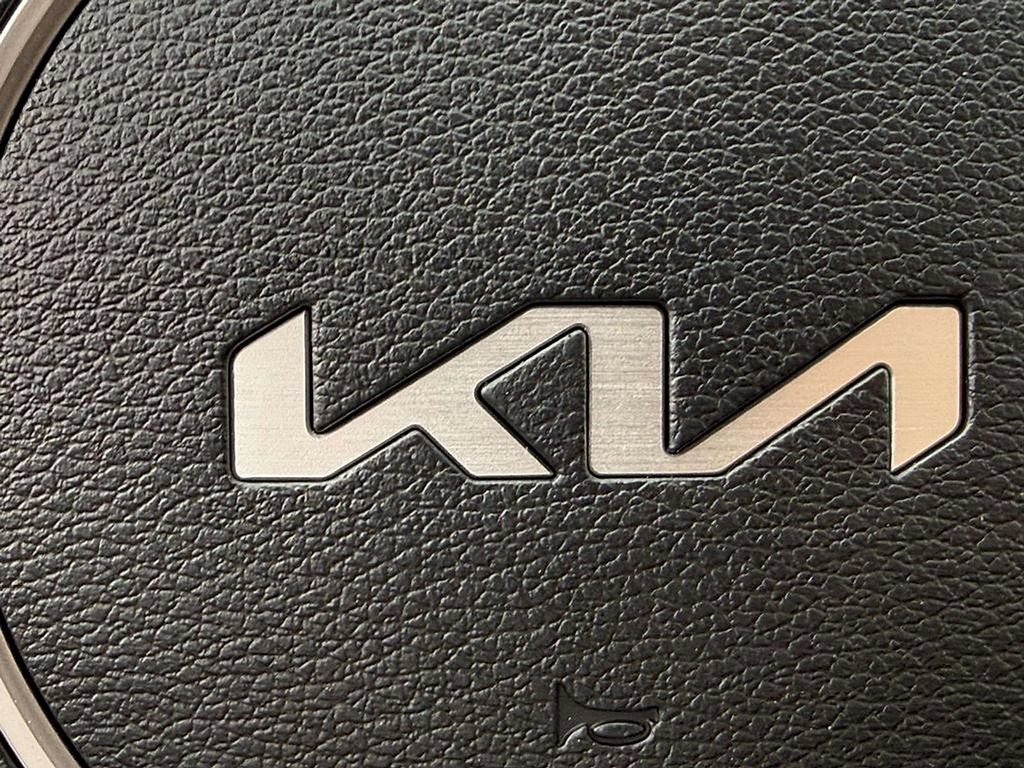 Used 2024 Kia Sportage EX FWD image 32