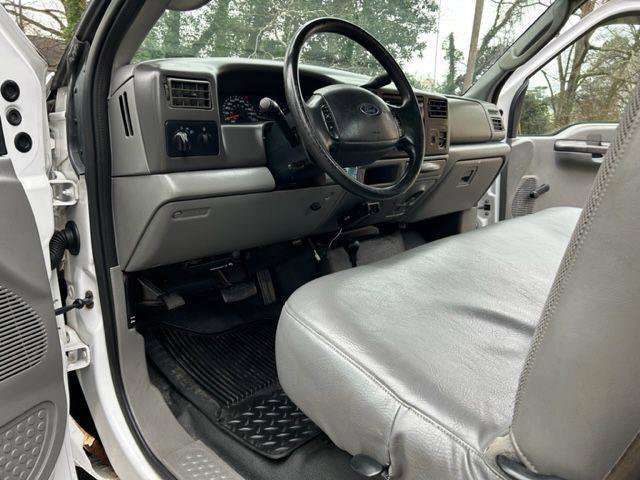 Used 2004 Ford F350 XL image 25