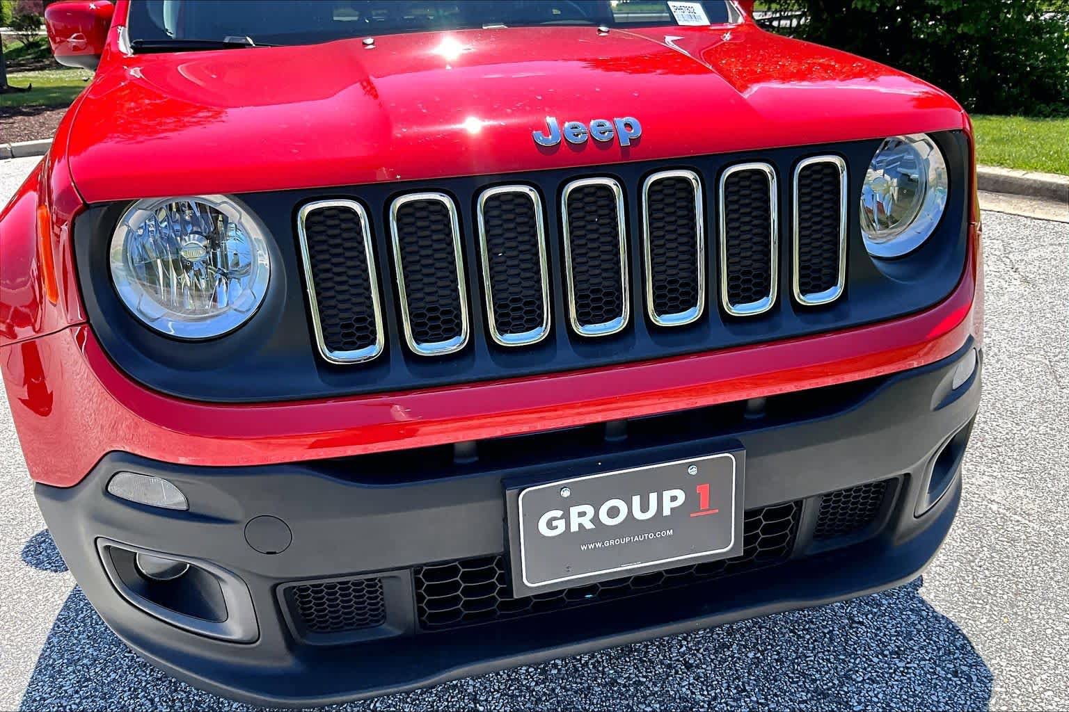 Used 2018 Jeep Renegade Latitude w/ Cold Weather Group AWD/4WD image 29